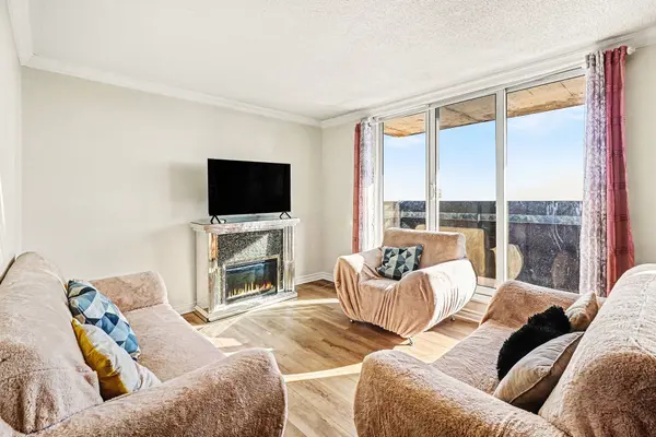 2000 Jasmine CRES #1403, Beacon Hill North - South And Area, ON K1J 8K4