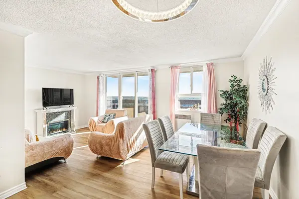 2000 Jasmine CRES #1403, Beacon Hill North - South And Area, ON K1J 8K4