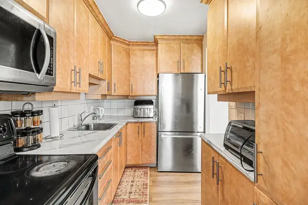 2000 Jasmine CRES #1403, Beacon Hill North - South And Area, ON K1J 8K4