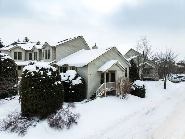 Blue Mountains, ON N0H 2P0,150 Victoria ST S #105