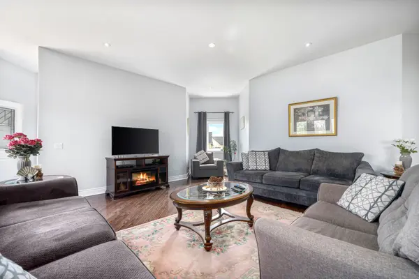 19281 Loyalist Pkwy, Prince Edward County, ON K0K 1T0