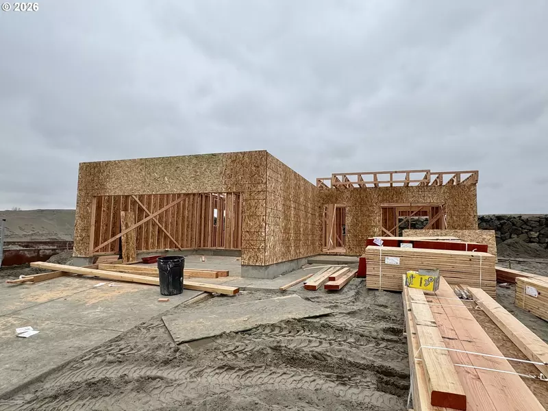 851 NE Laurel Springs DR, Hermiston, OR 97838