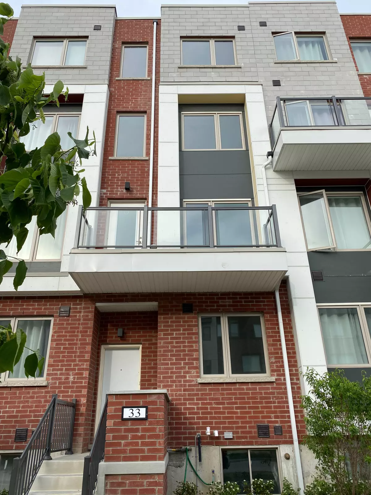 Toronto, ON M3K 0C4,33 Frederick Tisdale DR