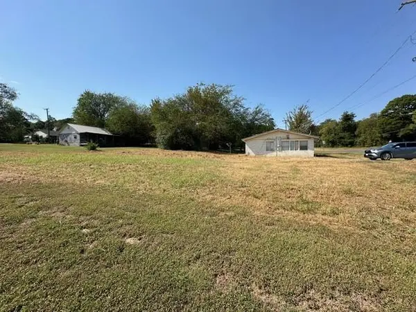 511 W W M Watson, Daingerfield, TX 75638