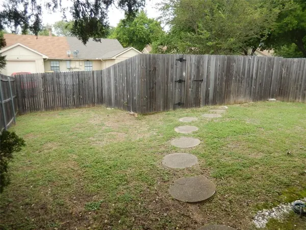 422 Pogue Street, Cedar Hill, TX 75104