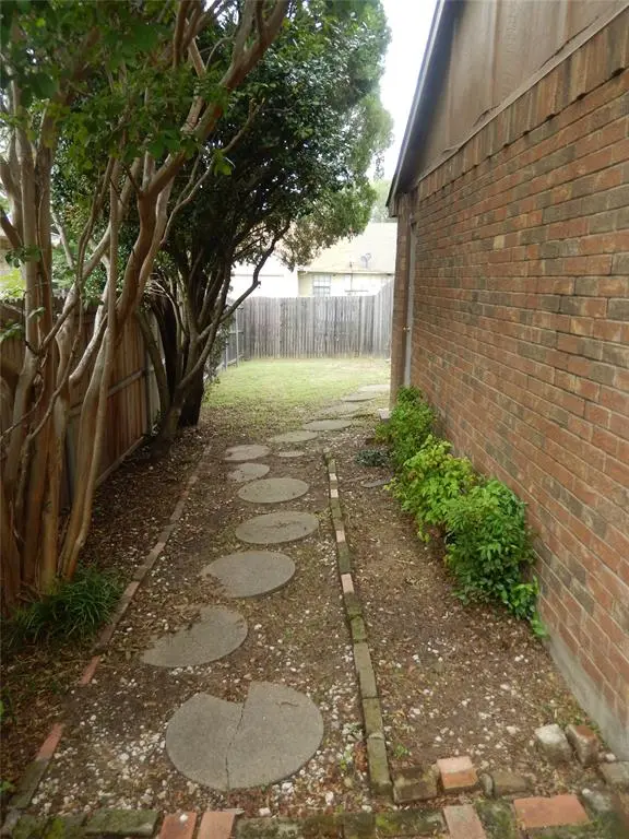 422 Pogue Street, Cedar Hill, TX 75104
