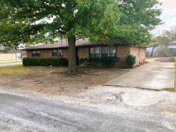 202 W Vernon Street,  Bells,  TX 75414