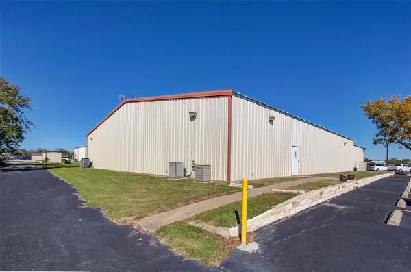 2420 Bob White Drive, Granbury, TX 76049