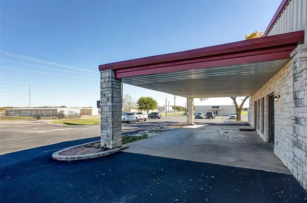 2420 Bob White Drive, Granbury, TX 76049