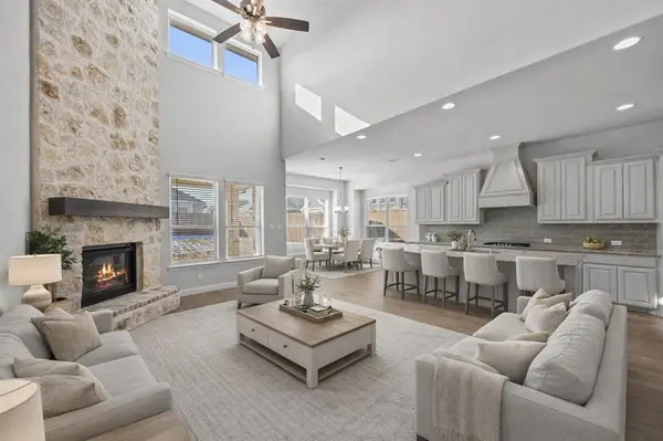 8402 Watersway Drive, Rowlett, TX 75088