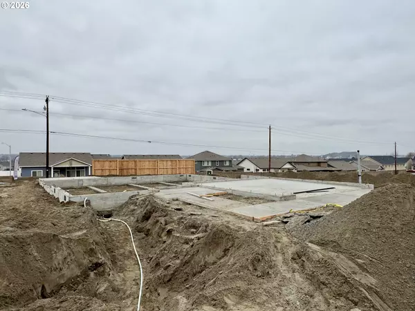 Hermiston, OR 97838,848 NE Laurel Springs DR