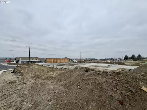 Hermiston, OR 97838,848 NE Laurel Springs DR