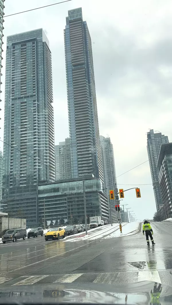 Toronto, ON M5V 0X4,3 Concord CityPlace WAY #6707