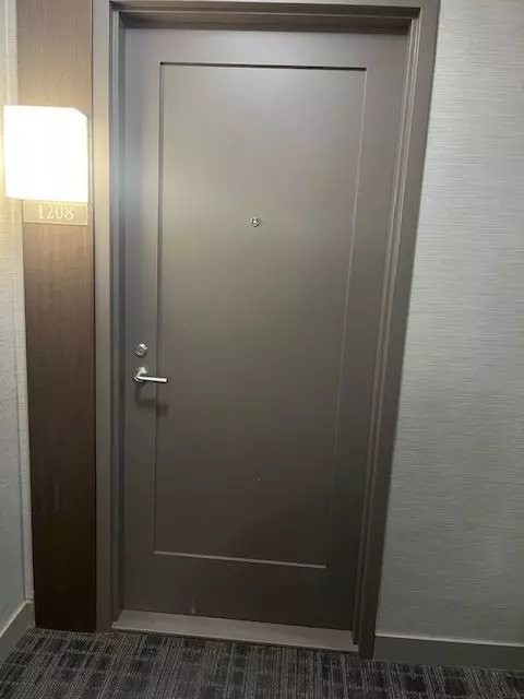 Toronto, ON M5P 2Y2,310 Tweedsmuir AVE #1208