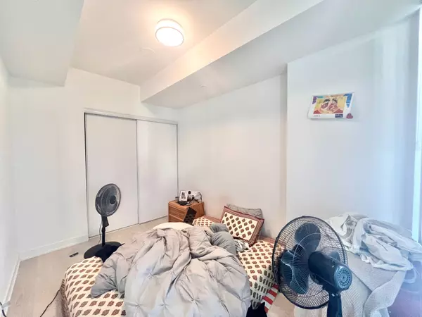 Toronto C08, ON M5E 0C5,15 Queens Quay N/A E #901