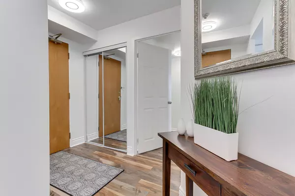 Barrie, ON L4N 7R6,75 Ellen ST #207