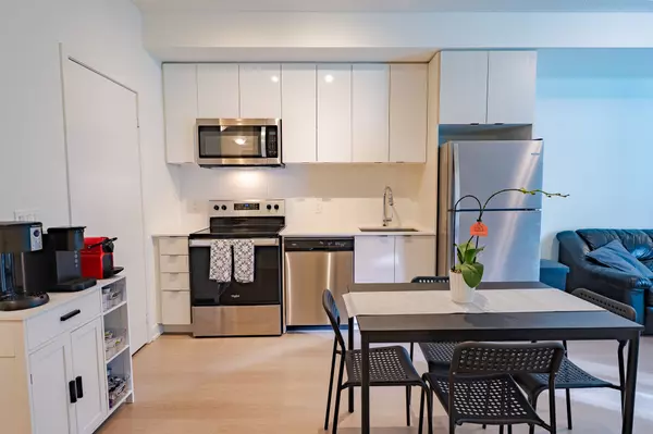 Toronto, ON M8Z 1N8,859 The Queensway N/A #406