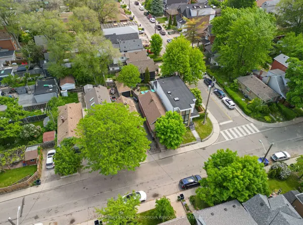 703 Willard AVE, Toronto W02, ON M6S 3S7