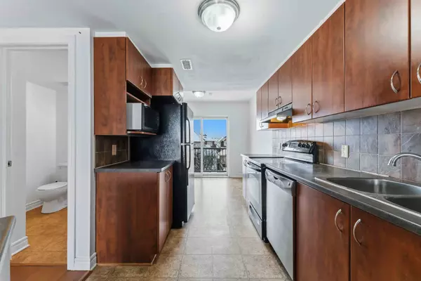 Barrhaven, ON K2J 5P4,455 Chapman Mills DR #B