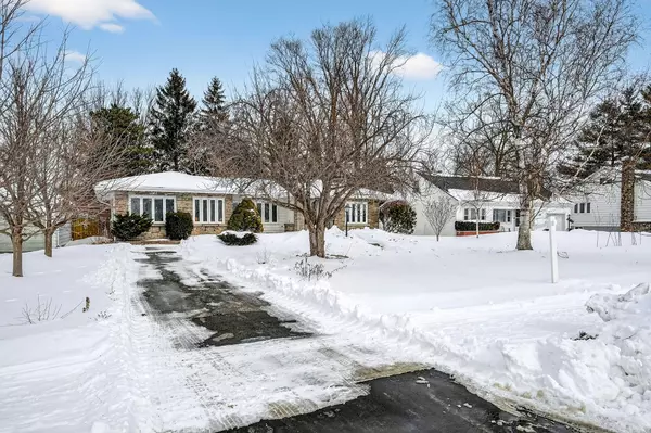 Haldimand, ON N1A 1V9,617 Lock ST W