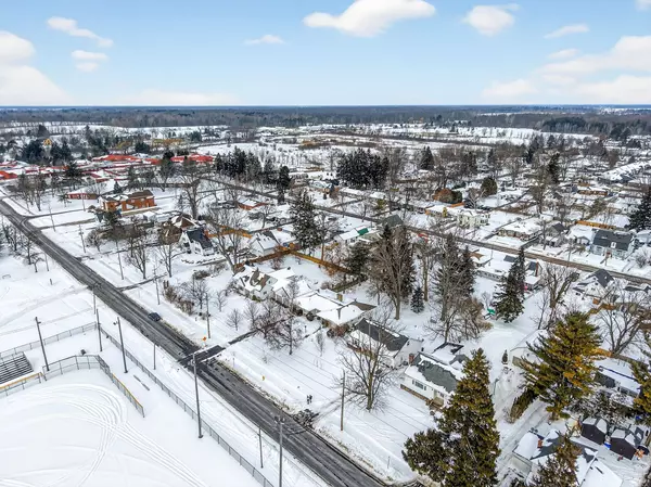 Haldimand, ON N1A 1V9,617 Lock ST W