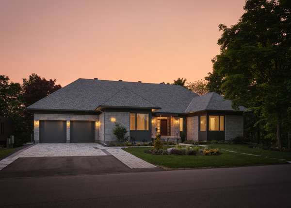 26 Clovelly RD W, Beacon Hill North - South And Area, ON K1J 6M2