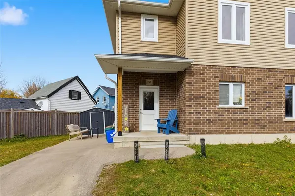 38 Cobourg LN, Stratford, ON N5A 1E7