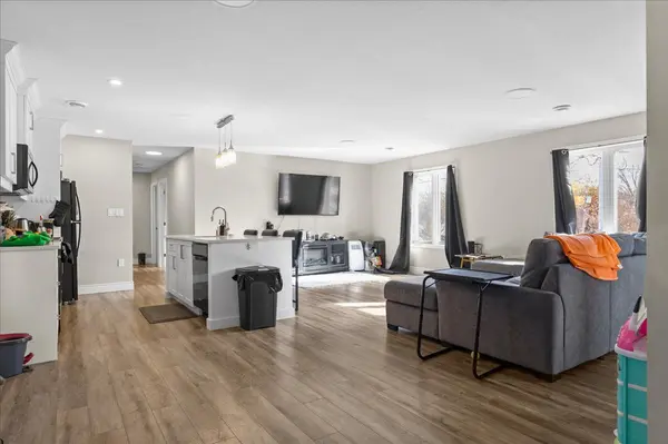 38 Cobourg LN, Stratford, ON N5A 1E7