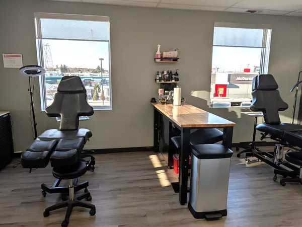 Bells Corners And South To Fallowfield, ON K2H 5Z1,2120 Robertson RD #201