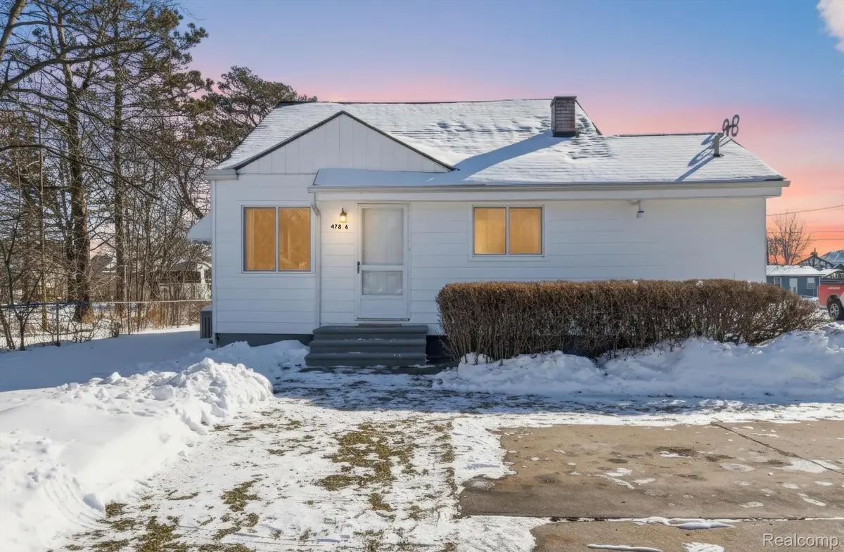 47816 Jefferson AVE, Chesterfield Township, MI 48047