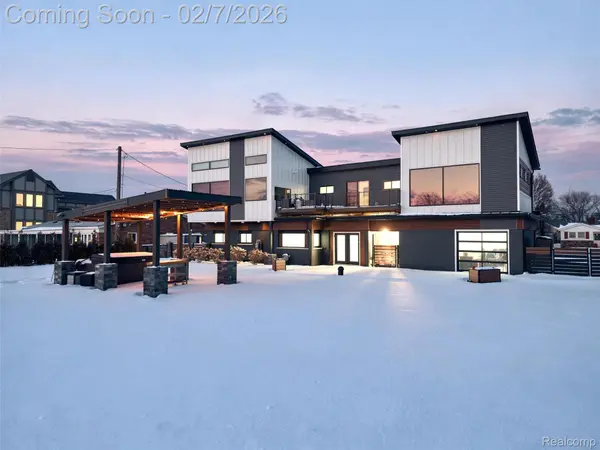 37645 Lakeville ST, Harrison Charter Township, MI 48045