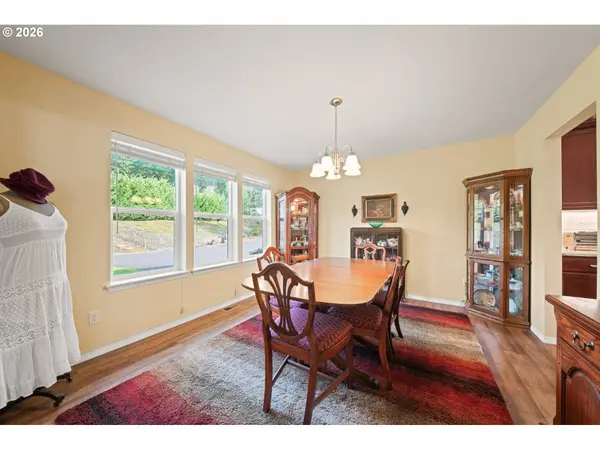 700 GORE RD, Kalama, WA 98625