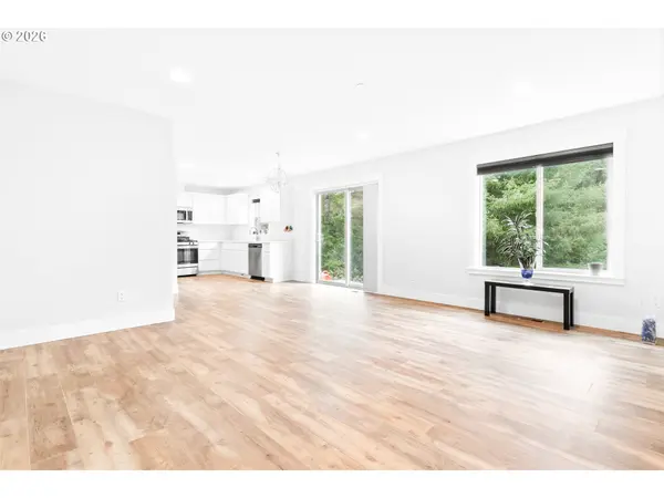 1463 SE HONEYSUCKLE LOOP, Warrenton, OR 97146