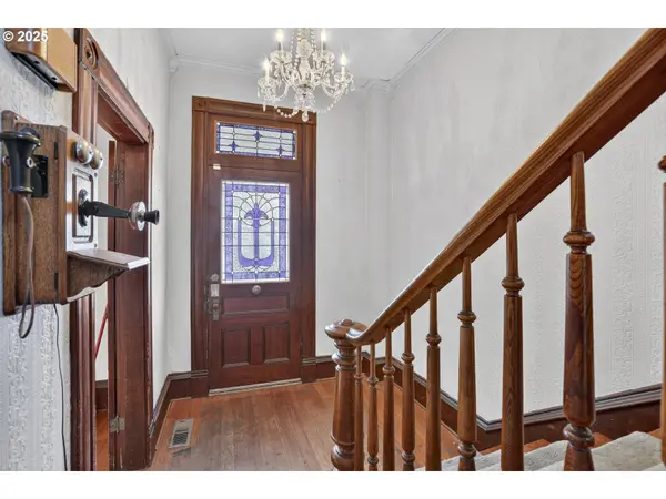 280 S 1ST ST, St Helens, OR 97051