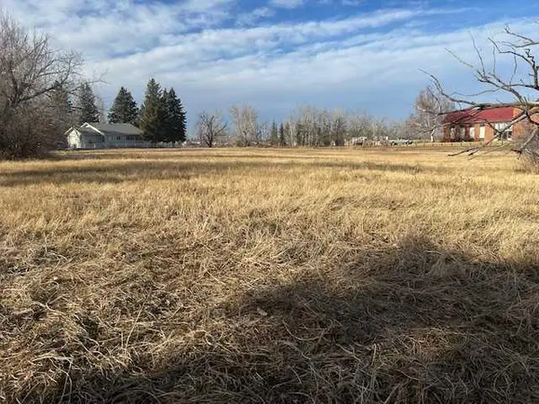 629 11 ST W, Brooks, AB T1R 0E2