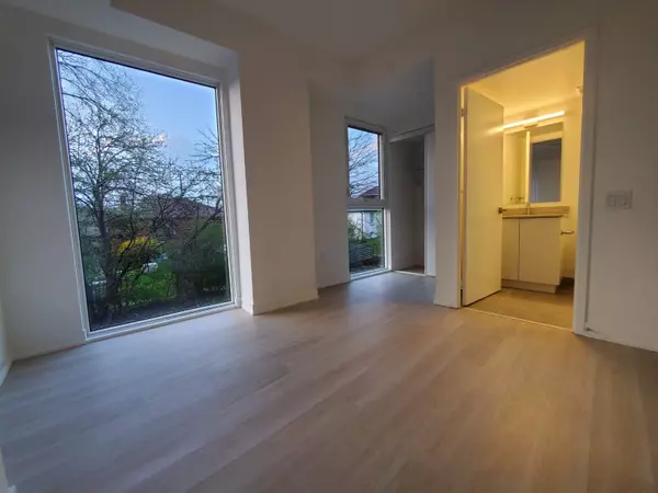 Toronto C06, ON M3H 0E5,500 Wilson AVE #233