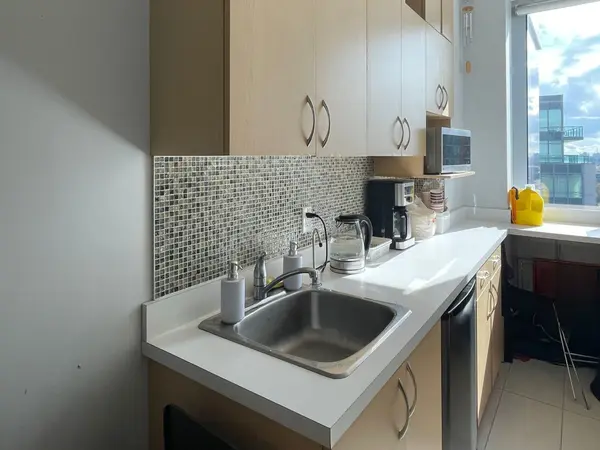 Markham, ON L3R 0M3,3601 Highway 7 N/A E #908