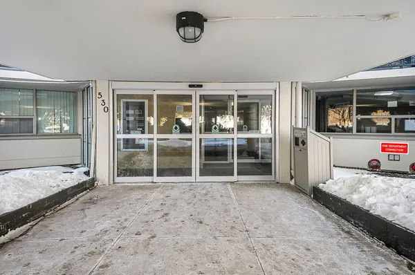 530 Lolita GDNS #308, Mississauga, ON L5A 3T2