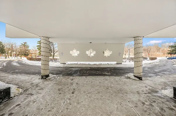 530 Lolita GDNS #308, Mississauga, ON L5A 3T2