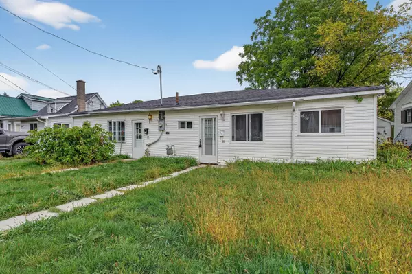 225-227 VICTORIA AVE, Gananoque, ON K7G 2S3