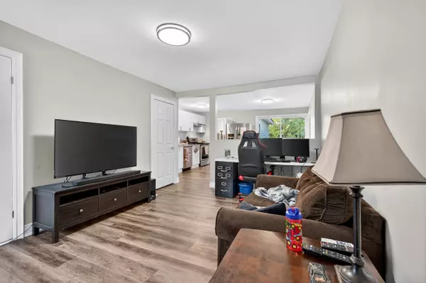 Gananoque, ON K7G 2S3,225-227 VICTORIA AVE