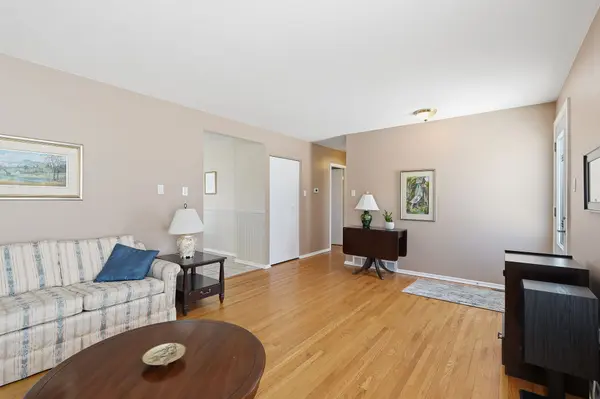 Elmvale Acres And Area, ON K1G 2Z4,2266 Fife CRES