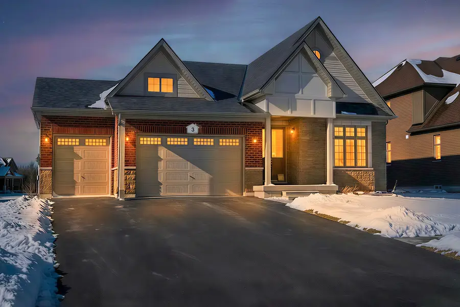 3 Larissa Park DR, Quinte West, ON K0L 1L0