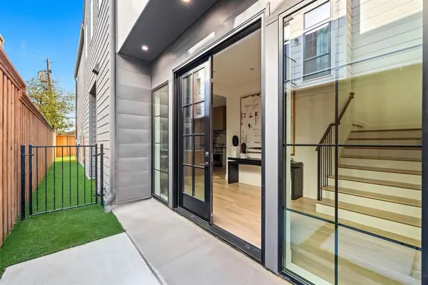 Dallas, TX 75219,3936 Hawthorne Avenue