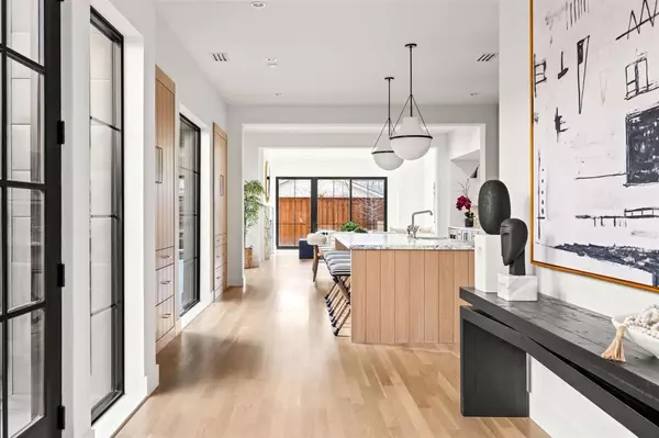 Dallas, TX 75219,3936 Hawthorne Avenue