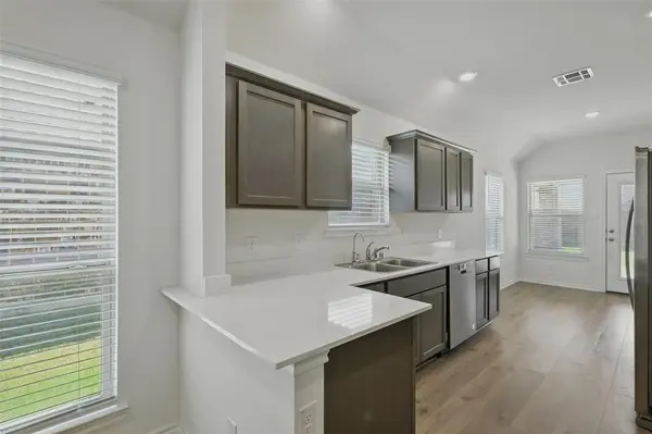 616 New Dawn Drive, Lavon, TX 75166