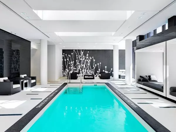 Toronto C01, ON M5G 0A6,770 Bay ST #1102