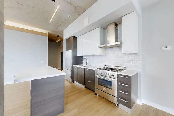 Toronto E01, ON M4M 0A7,90 Broadview AVE #726