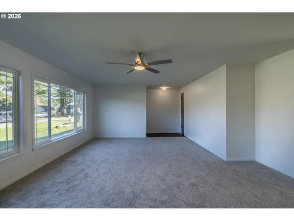 950 1ST ST NE, Bandon, OR 97411