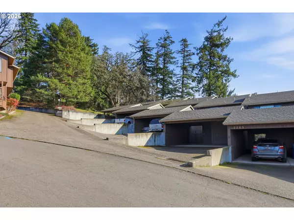 Eugene, OR 97401,2281 RIDGEWAY DR